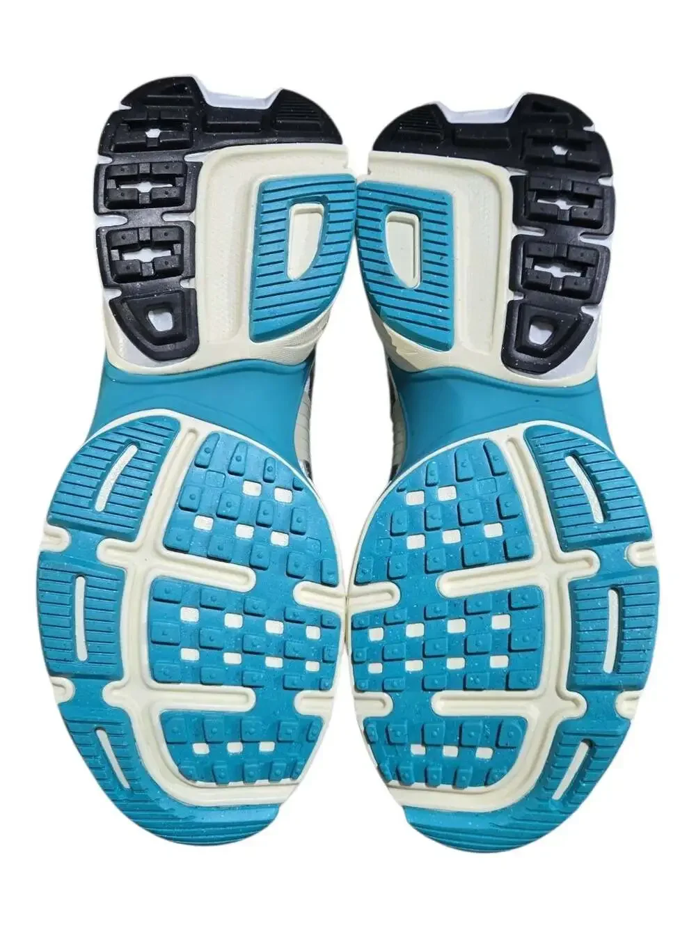 Nike V2K Run Women's Sneakers in White/Dusty Cactus/Coconut Milk Sz 8